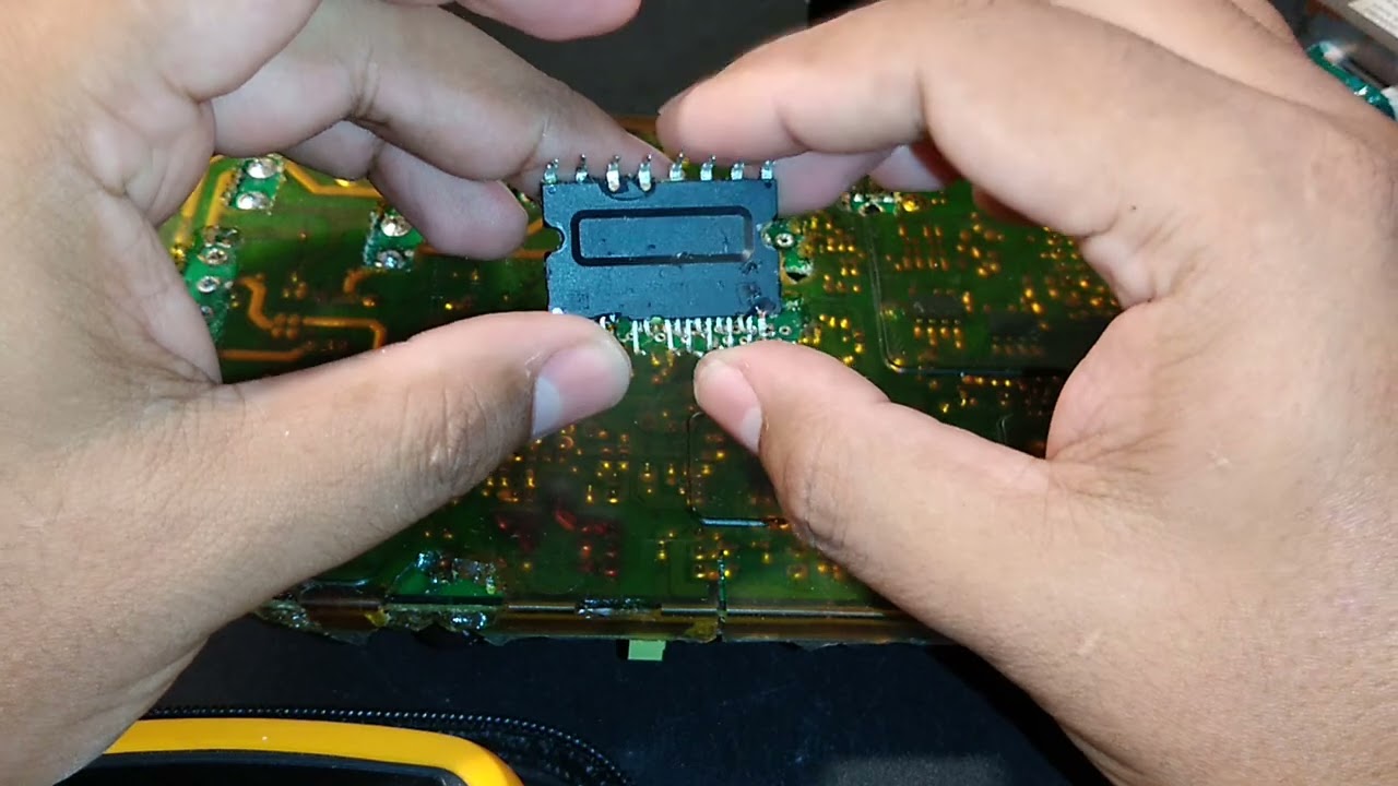 Reparo da placa da máquina de lavar Samsung WF106 - vídeo 1 de 2