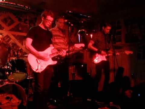 The Wednesday Club - Faulty Orbital Shaker (Live @ The Victoria, Dalston, London, 05/05/13)