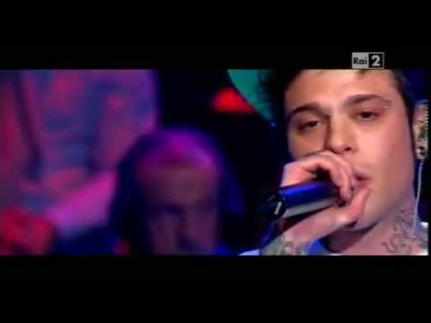 Fedez con Francesca Michielin "Cigno nero" - Quelli che... 30/03/2013