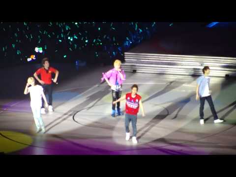110910 SHINee World Concert SG - A-Yo (13/29)