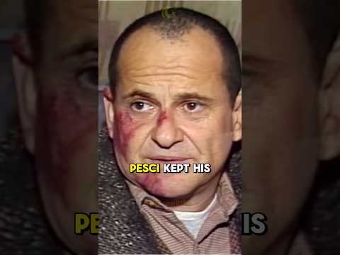 THE SUBTLE TRICK behind HOME ALONE 🏠☃️ #shorts #macaulayculkin #joepesci #homealone #xmas #holidays