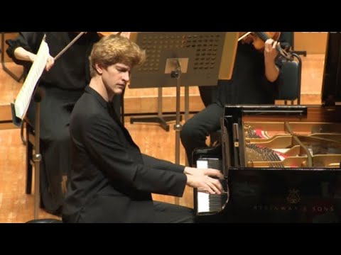Chopin Piano Concerto No.2 in F minor op.21 by Jan Lisiecki