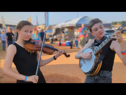 Margo & Hollace- "Rabbit in a Log" - Galax, VA