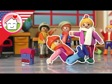 Playmobil English - Cold Day - The Hauser Family