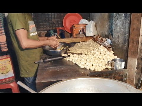 3tk FAMOUS Dal-Alu PURI at MIRPUR 10 Number || Famous STREET FOOD || The Street Hunger