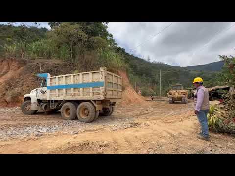 AVANZAMOS CON TRABAJOS PARA ASFALTADO DE VÍAS EN CHAGUARPAMBA.