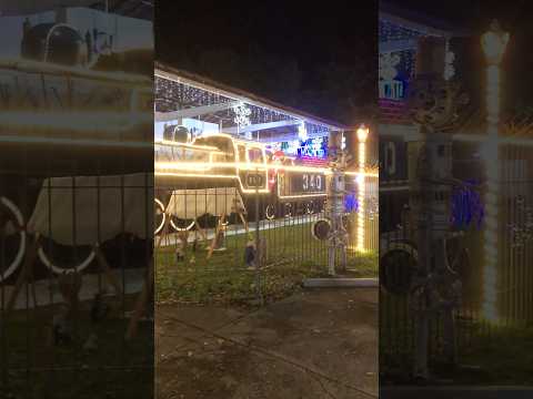 DIVINÓPOLIS / MG - Natal de Luz - Iluminação da Praça dos Ferroviários (Praça da Locomotiva)