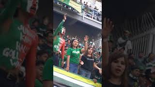 Download lagu Bikin Gagal Fokus, Semangat BONITA di Tribun stadion Gelora Bung Tomo #bikinbareng mp3
