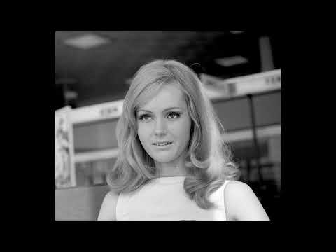 Helena Vondráčková - Trůn z květů (STEREO)