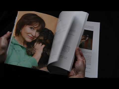 Kniha Tlapky hvězd na podporu zvířecích útulků