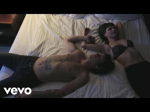 Frk. Fryd - Bittert mareritt ft. Robbie