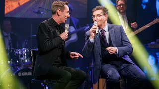 Ryan Tubridy &amp; Daniel O&#39;Donnell Duet - &quot;King Of The Road&quot; | The Late Late Show | RTÉ One