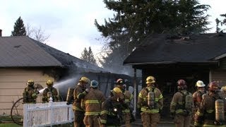 preview picture of video 'Two Alarm Fire Damaged Two Homes 900 Block 112th Street South Parkland WA'