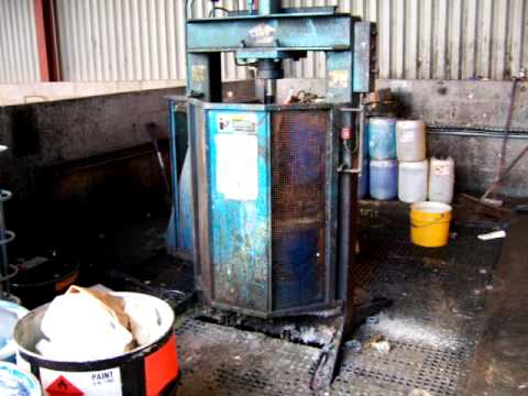 Presse compacteur de fûts McINTYRE - 25 fûts/h - DRUM-100_1