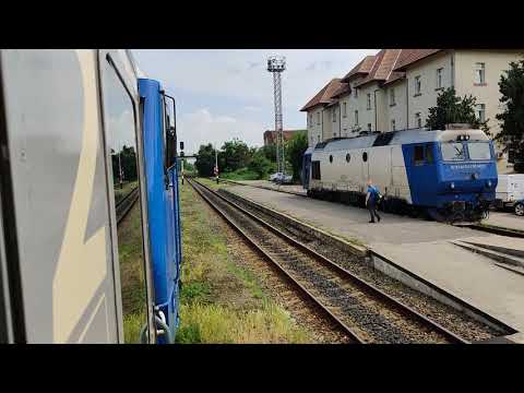 Primul sezonier IRN 1932 Oradea - Mangalia din 2019 pleacă din gara Oradea.