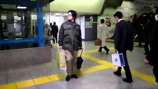 Walking Through Tokyo Station - (110329-1947)