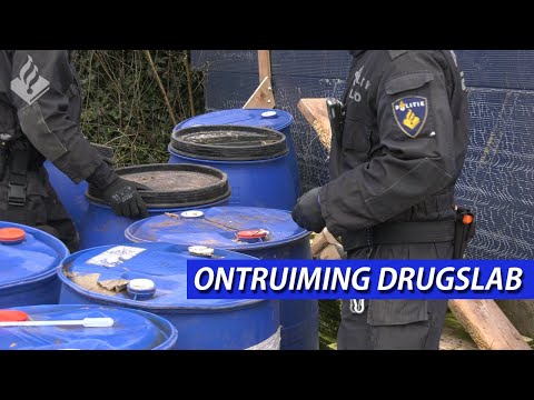 Drugslab aangetroffen - Aanleiding gestolen bestelbus - Politie Landelijke Eenheid.