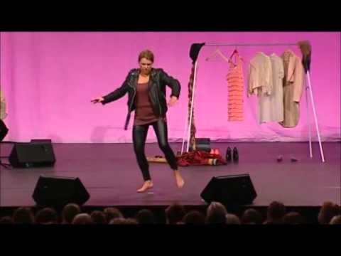 Mia Skäringer - Föder barn