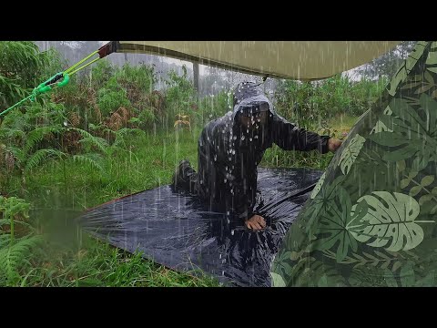 AMAZING CAMPING IN RAINSTORM AND THUNDERSTORMS - RELAXING SOLO CAMPING IN HEAVY RAIN