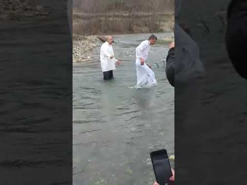 Fratele Puiu Botează pe Fratele Samir Si pe Sora Bianca Și pe Fratele Marian Si  Sora Estera