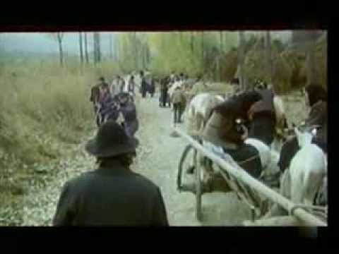 Undeva in est - film romanesc