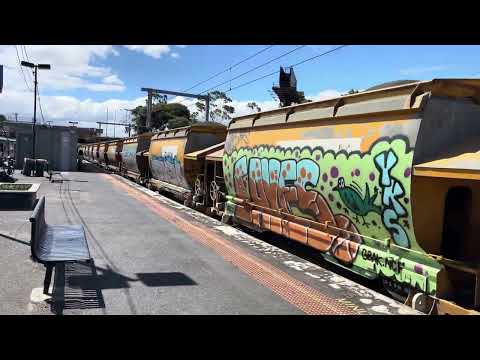 Qube G532 Apex Quarry train Albion Station