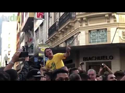 Bolsonaro leva facada durante ato de campanha e é encaminhado a hospital em Minas Gerais
