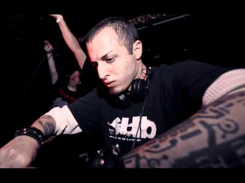 Phrenik, Divine X - Turn It Up (Original Mix)