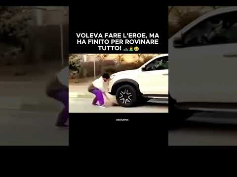 EROE O DISASTRO? 🤦‍♂️ Voleva fermare l'auto ma ha combinato un pasticcio! #Fail #Hero