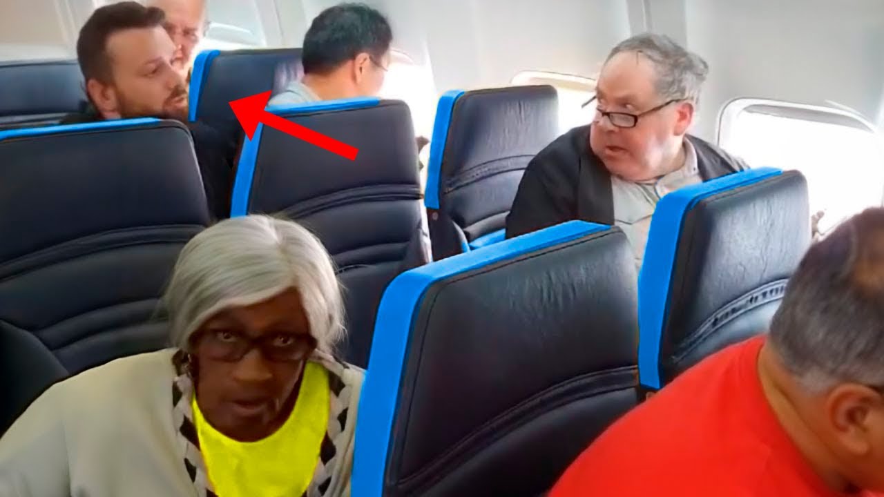 Homem  tenta EXPULSAR mulher negra do avião, mas ele não tinha ideia de quem era ela!