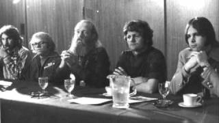 Here She Comes - The Beach Boys