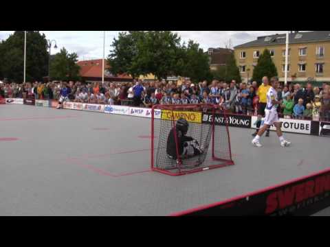 Innebandy på torget i Varberg