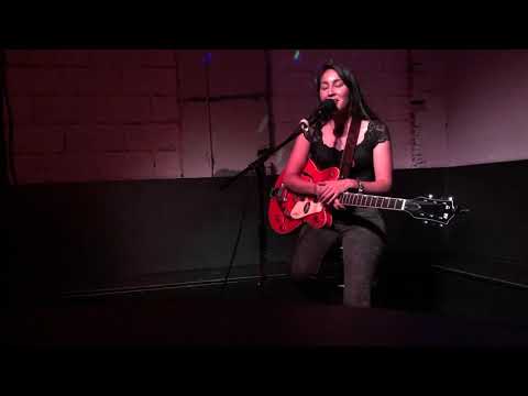 Saya Novinger - Eleanór na Rún (Live)