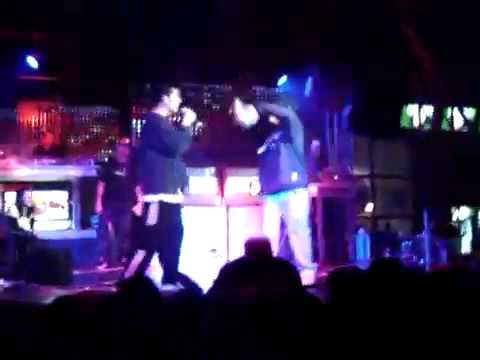 BATALLA DE GALLOS CHILE 2008  MC SAMO vs BASEK.avi