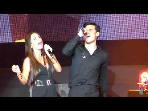 "No deben marchitar" - India Martínez ft Carlos Rivera  Yo Creo Tour [HD]
