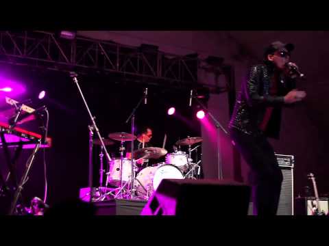 Vive Latino 2011 - Presentación - The Pinker Tones - Sampleame