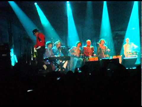 Don't stop till you get enough - Elio e le storie tese (Bellimbusti Tour 2010)