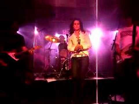 Linda Bengtzing "Alla flickor" på Releasefesten