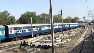 preview picture of video '12432 NZM-TVC Rajdhani Departing KOTA Junction!!!!'
