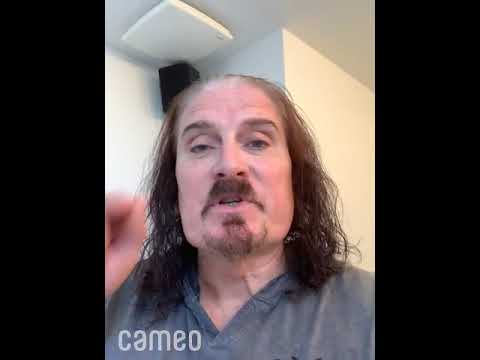 James LaBrie singing "Pull Me Under" on Cameo