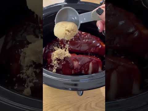 EASY 4 INGREDIENT BBQ CHICKEN - #slowcooker #crockpotrecipe #easyrecipe #sundaymeal #momhacks