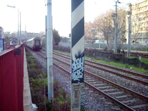 E444R 076 in testa all' IC 594