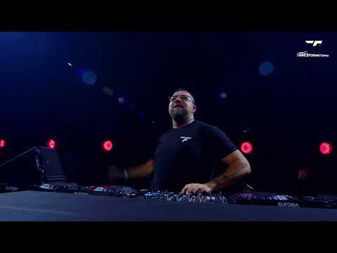 onTune & Choir performing live Chicane feat. Moya Brennan "Saltwater"