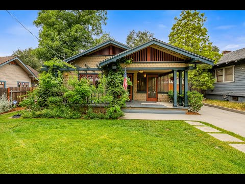 The Berns Team Presents 1131 N Wilson Avenue in Pasadena, CA - Bungalow Heaven Beauty