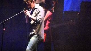 Arctic Monkeys - 505 + Alex Kiss Fans @ O2 Arena London, 29/10/2011 (HD)