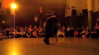 Guillermo Cerneaz y Paula Rampini bailando Tango en Malcom (Buenos Aires)