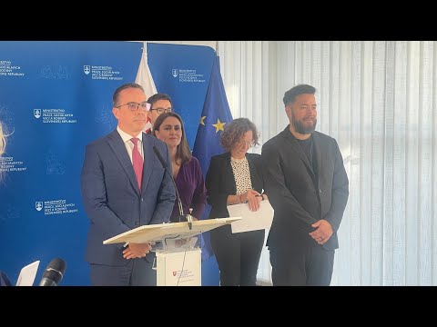 LIVE 🔴 Erik Tomáš: Predstavenie pomoci jednorodičom