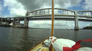 preview picture of video 'Tamar River Voyage in a Gaff Rigged Picarooner'