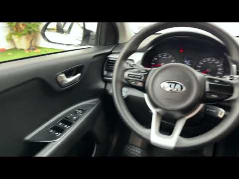 KIA RIO 4 LX 1.4L 6MT AC ABS 2022 - Interno