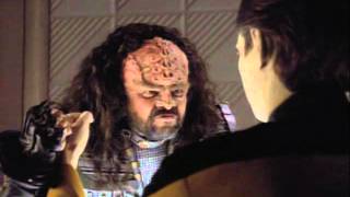 Star Trek NG Data And A Klingon Funny Scene